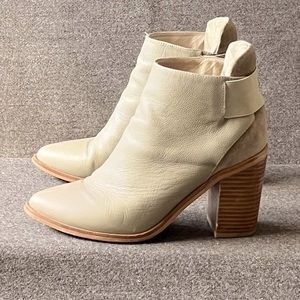 ⭐️ Offer B2G2! BUY 2 GET 2 FREE! 
SOL SANA Leather Ankle Boots